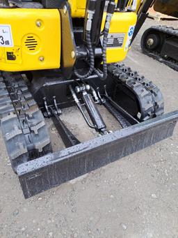 Machpro MP15 Mini Excavator w/ Thumb