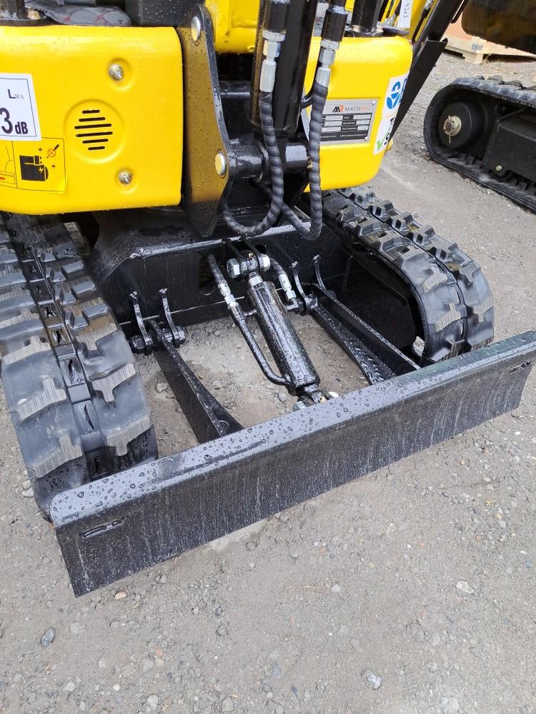 Machpro MP15 Mini Excavator w/ Thumb