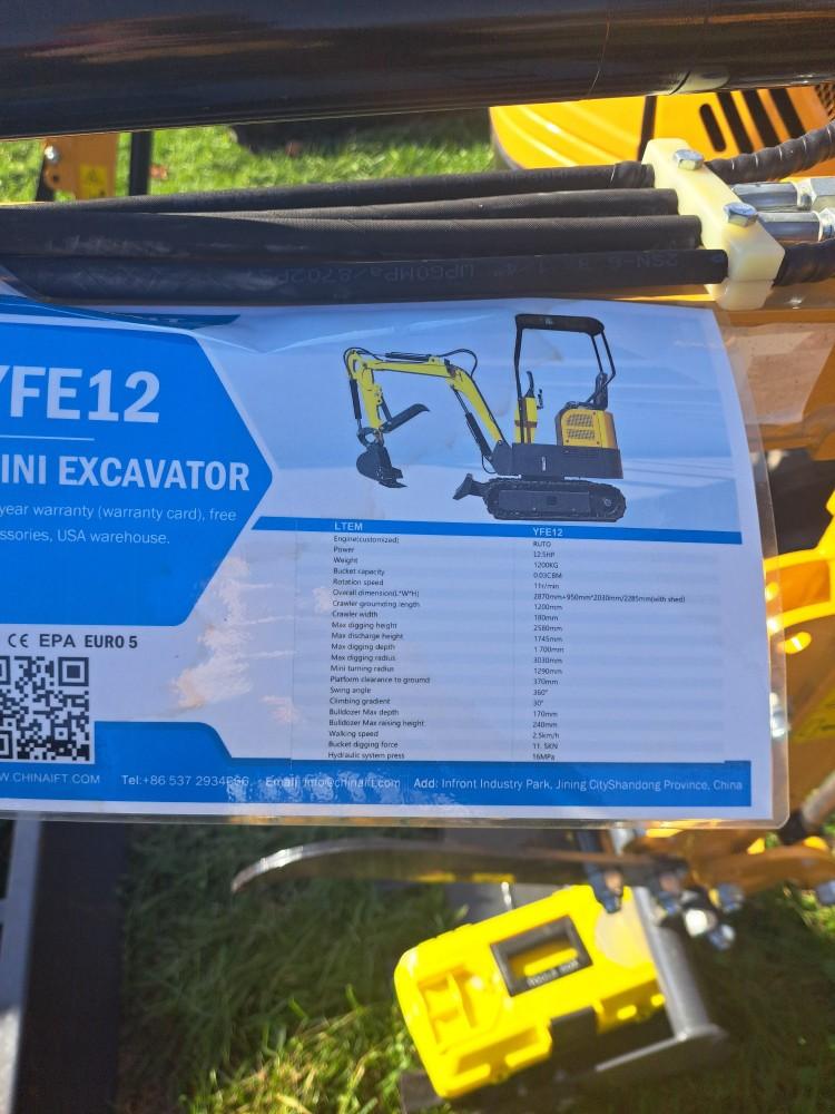 Infront YFE12 Mini Excavator with Canopy