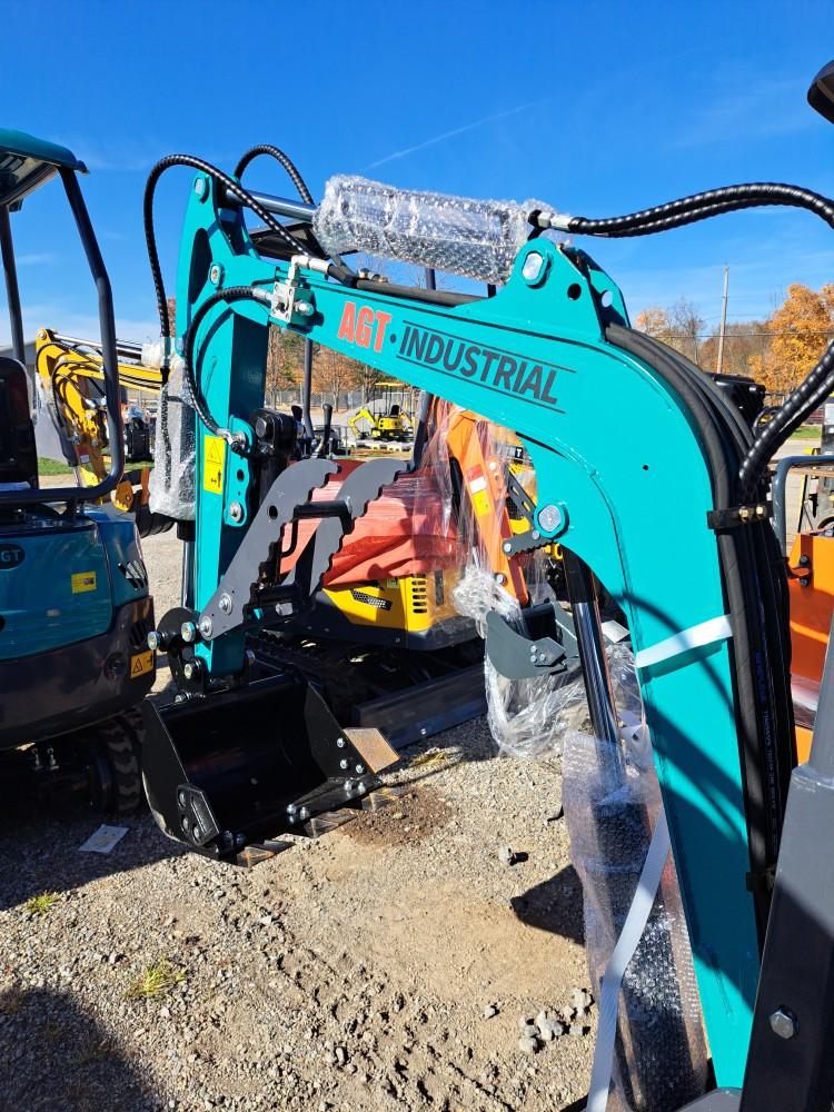 AGT QK16R Mini Excavator w/ Thumb & Blade