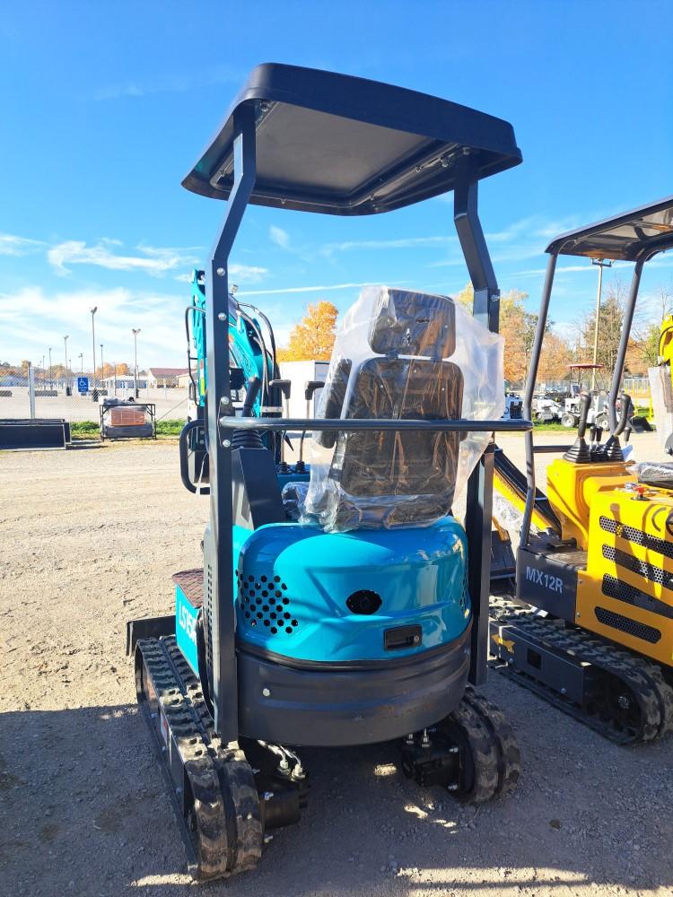 AGT LS15R Mini Excavator w/ Thumb