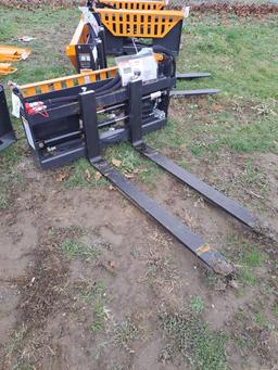 Wolverine 48" Hydraulic Adjustable Forks - 4,000 lb