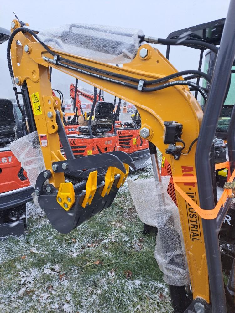 AGT MX12R Mini Excavator w/ Thumb