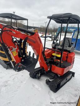 AGT QK20R Mini Excavator w/ Hydraulic thumb and blade