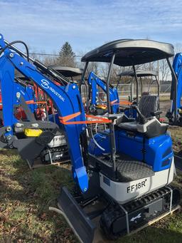 FF Industrial FF 18R gas Mini Excavator w/ Thumb and blade