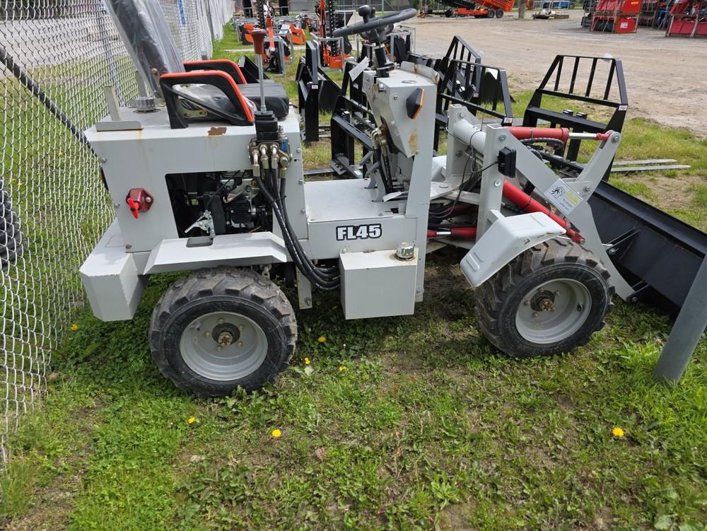 Fland FL45 Mini Articulating Payloader