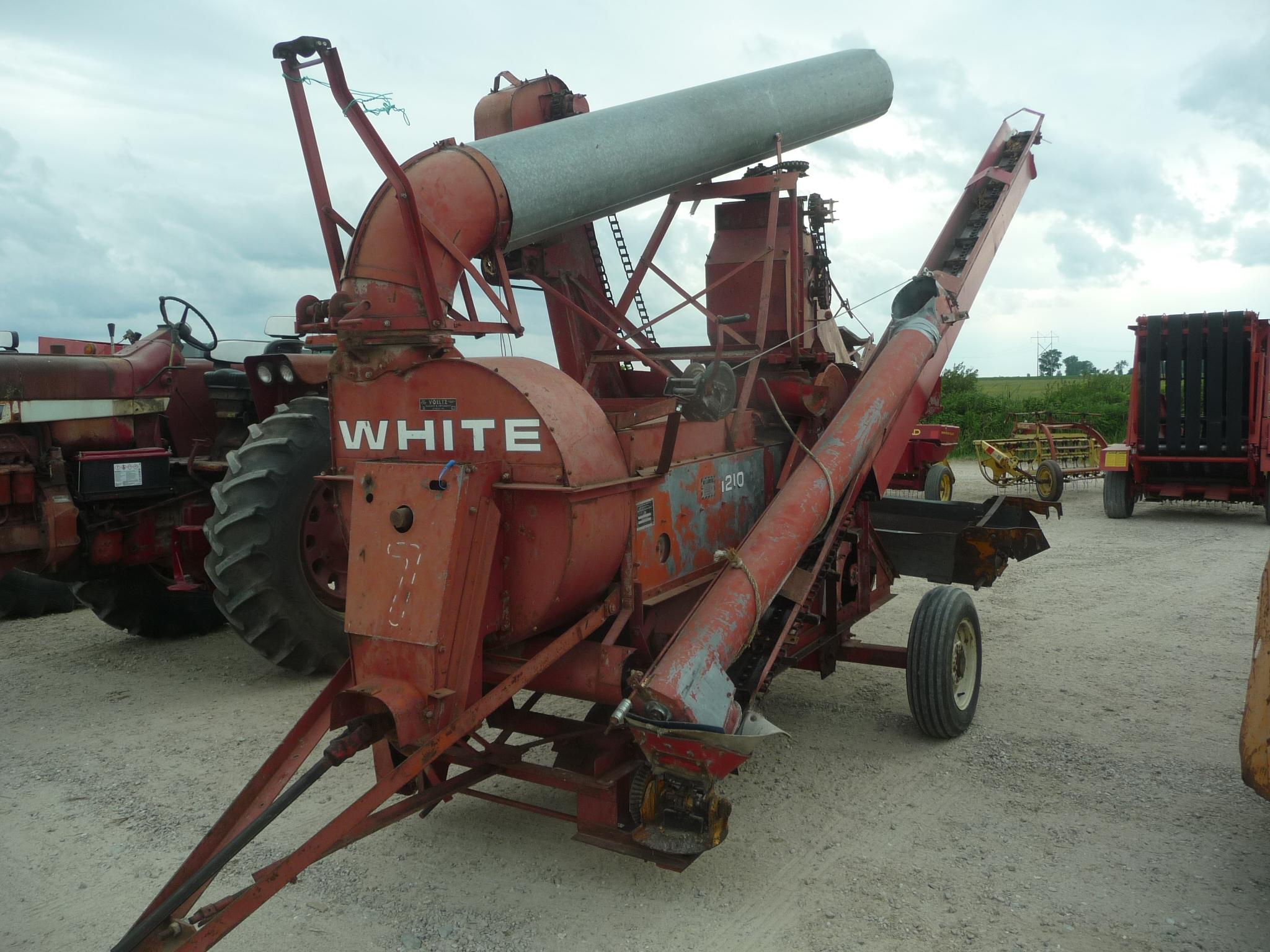 White 1210 pull type corn sheller, rear dragline, recently used
