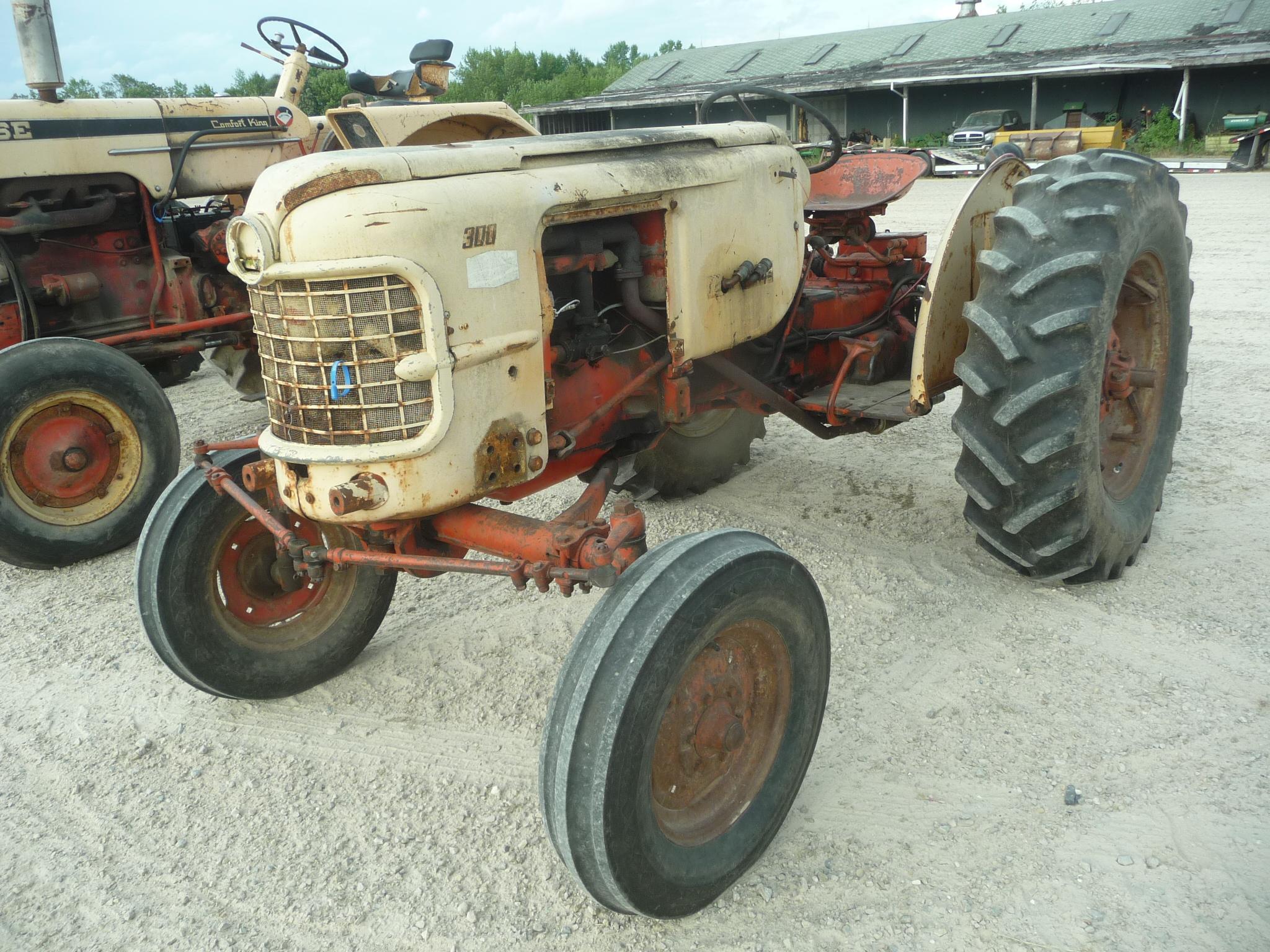 Case 300 round nose utility, new 14.9x28, WF, single hyd