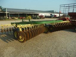John Deere 210