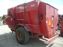 Lucknow 300 TMR, (4) auger, (2) auger discharge, digistar 320 scales