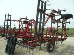 IH 4500 26' field cultivator