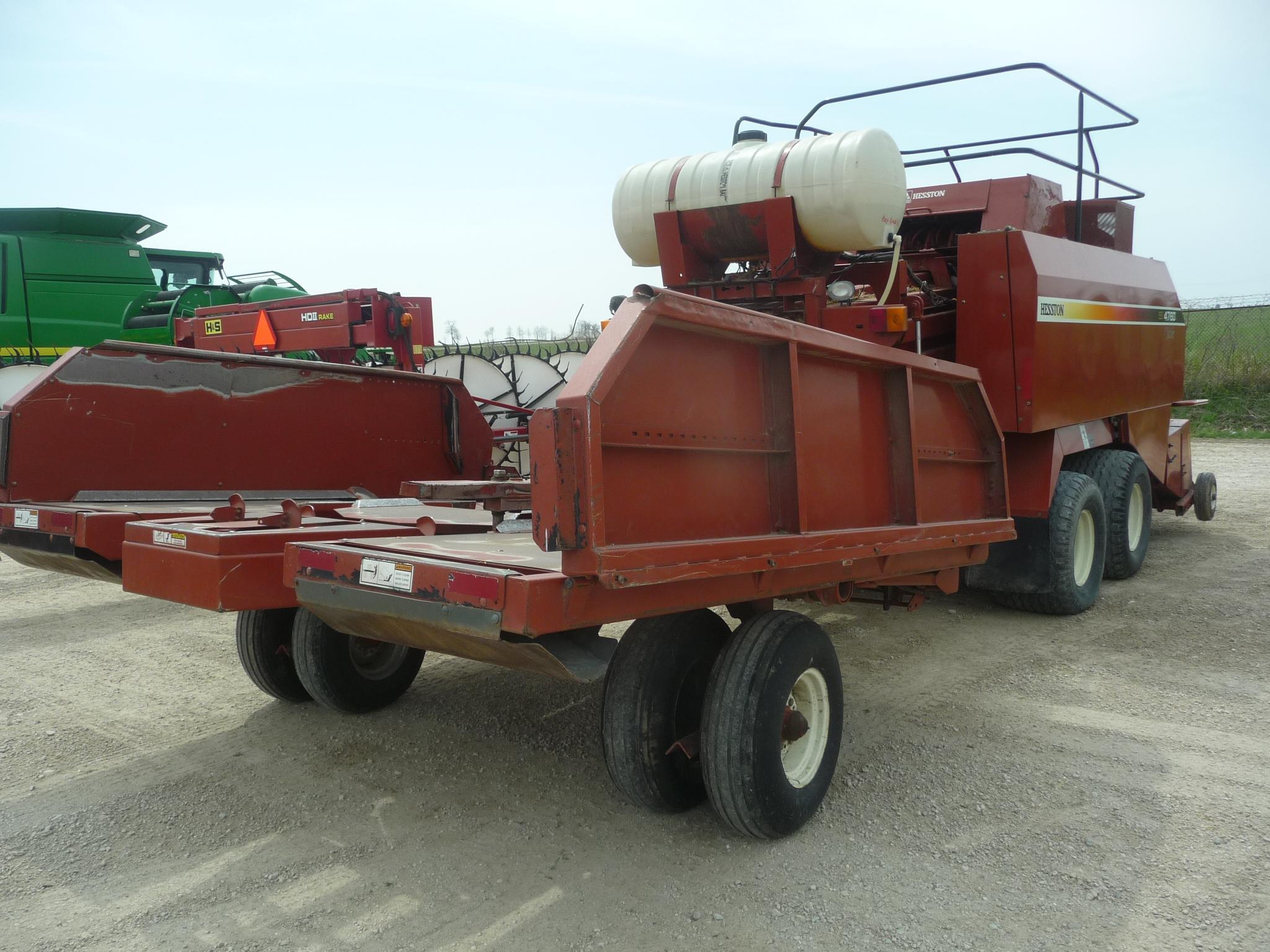 Hesston 4760 large square baler