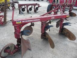 IH 440 plow