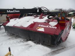 MacDon R85 hydra-swing discbine