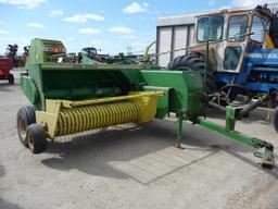 JD 328 baler