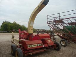 Gehl CB1000 forage chopper