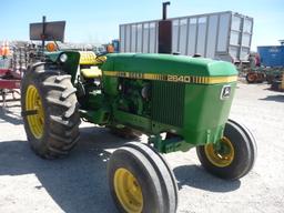 JD 2640 tractor
