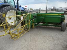 JD 337 baler
