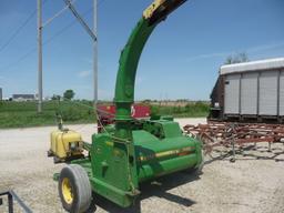 JD 3950 forage chopper