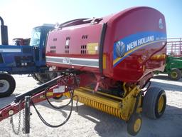 CNH RollBelt 450 round baler