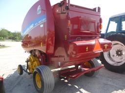 CNH RollBelt 450 round baler