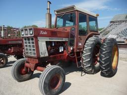 IH 1466 w/red cab