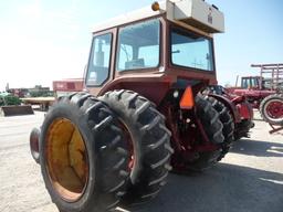 IH 1466 w/red cab