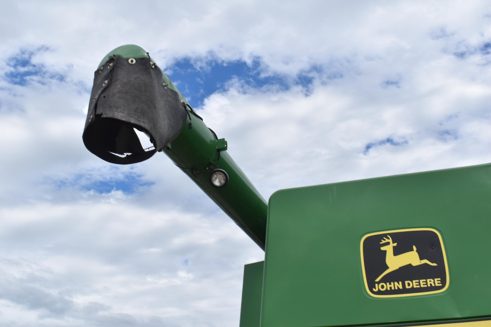 John Deere 9500 Combine