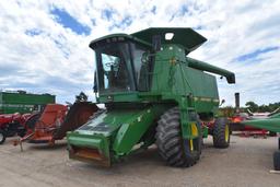 John Deere 9500 Combine