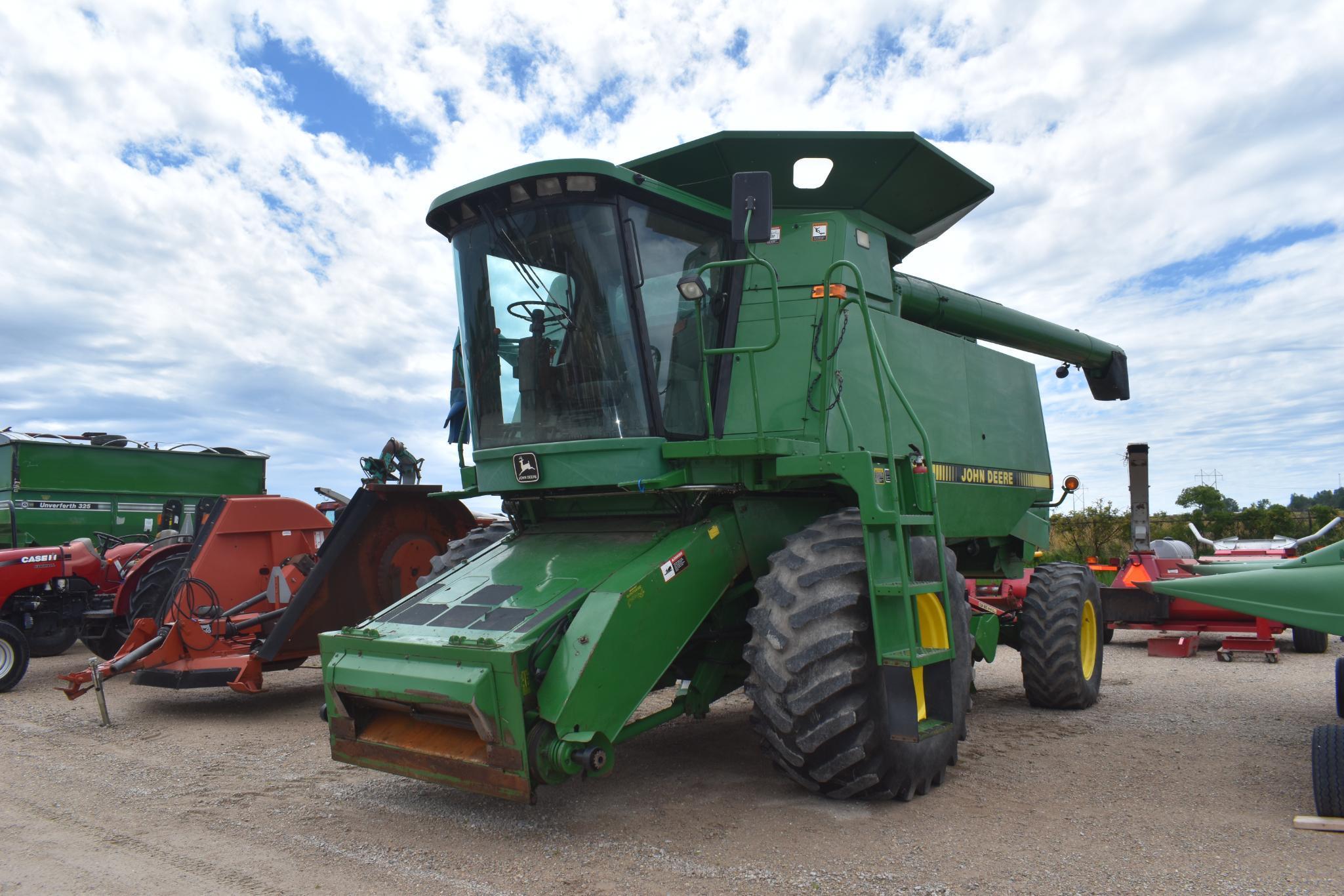 John Deere 9500 Combine