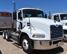 2005 Mack 613 Vision Semi Tractor