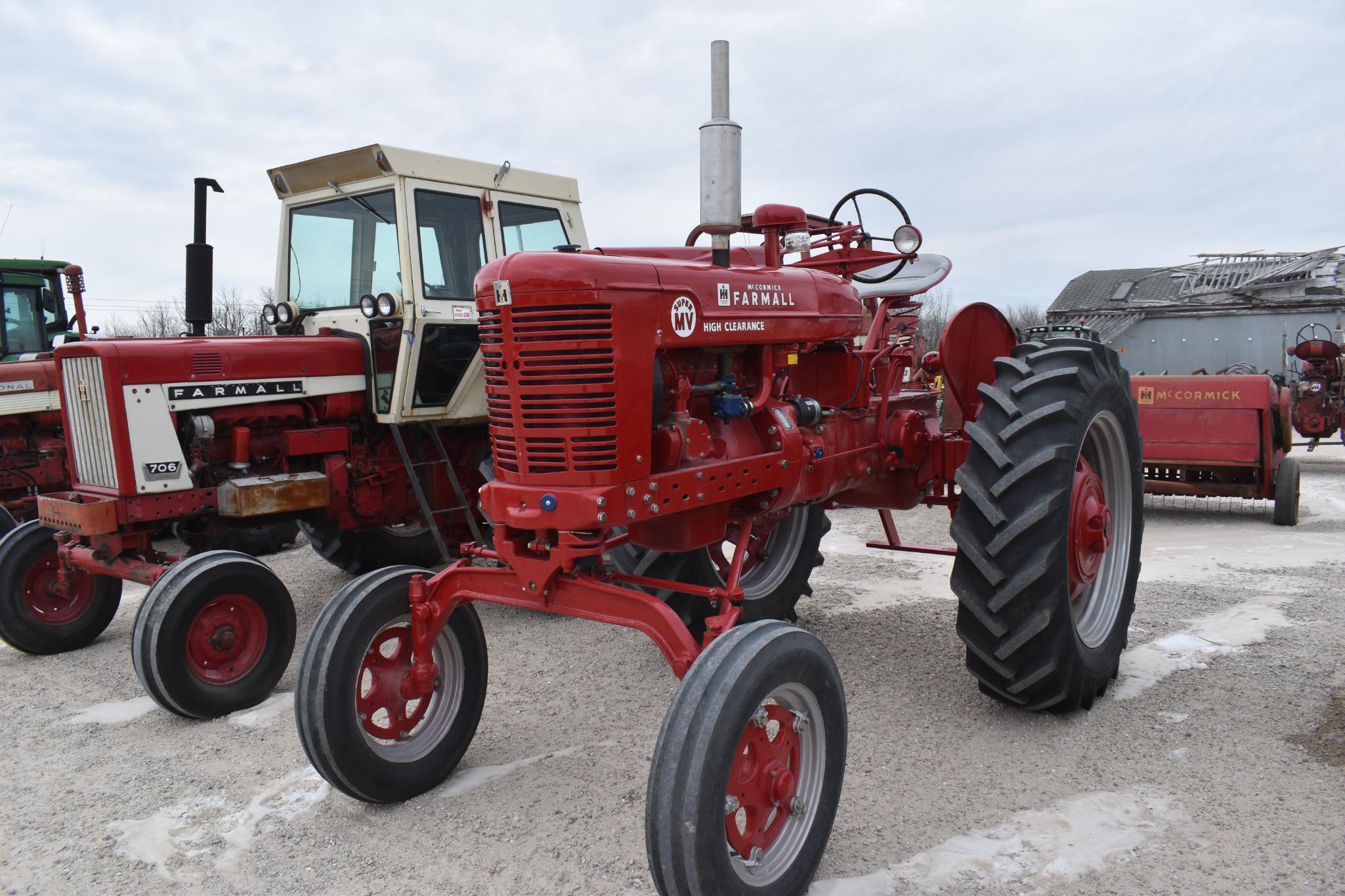 IH Farmall Super MV