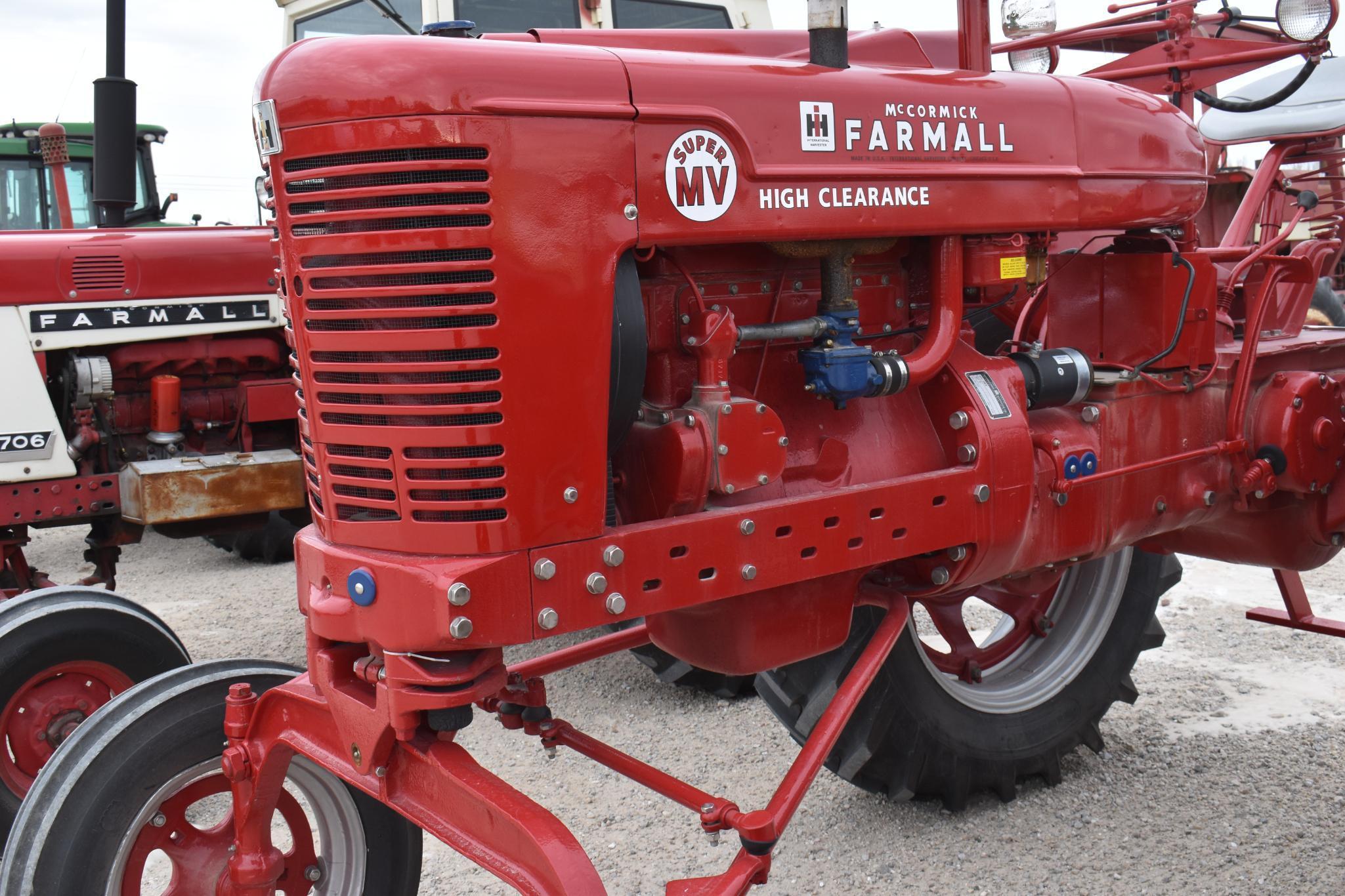 IH Farmall Super MV