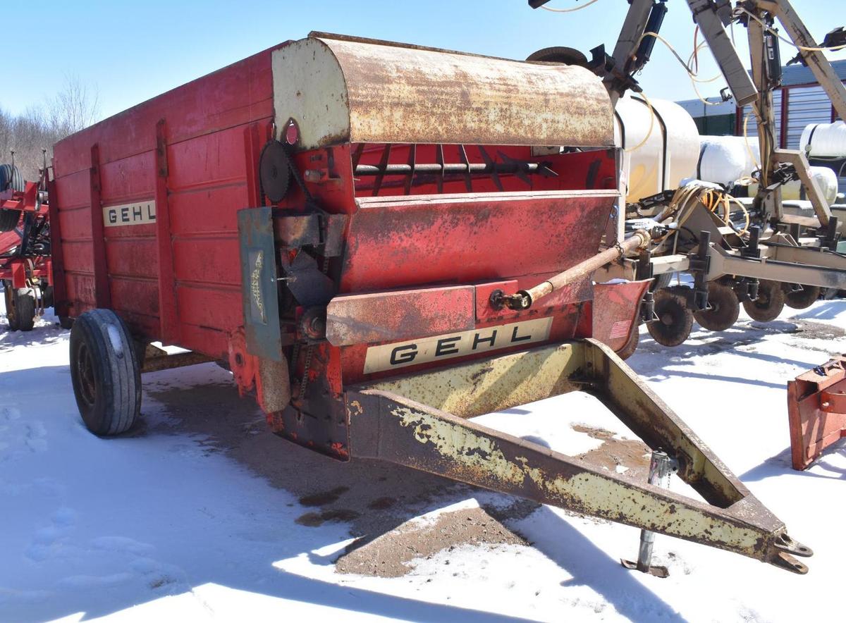 Gehl Feed Wagon