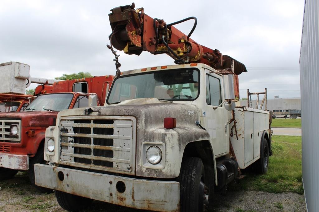 1986 International Pole Truck