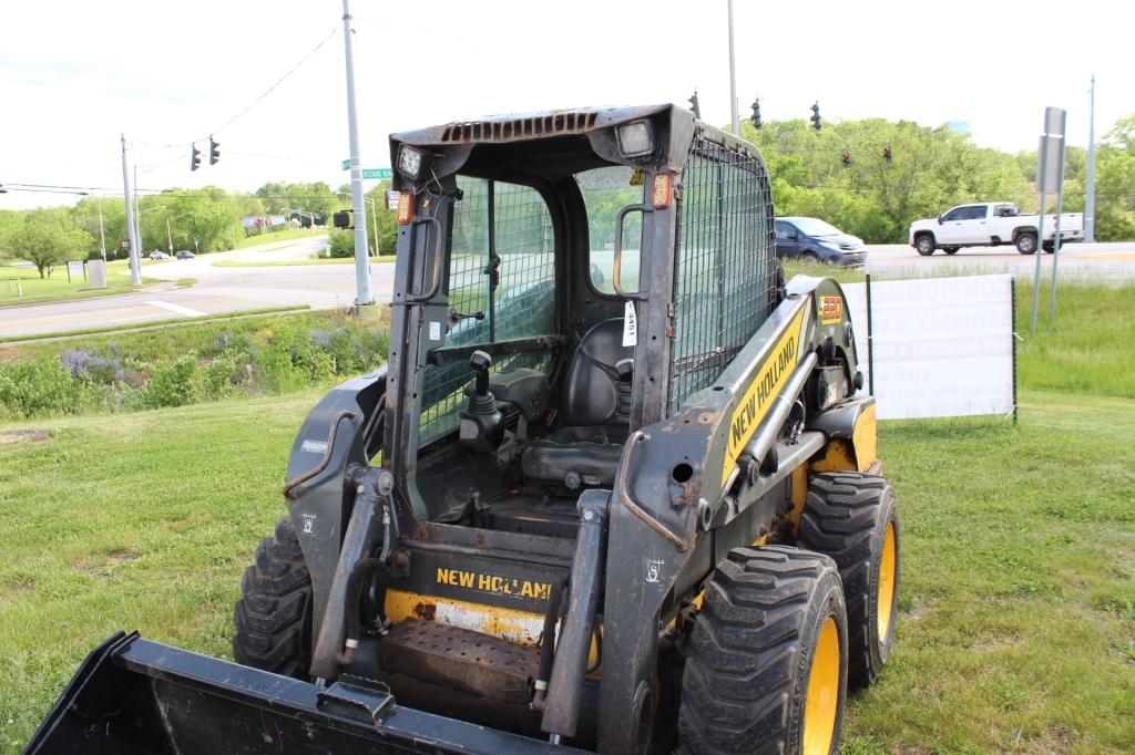 New Holland L220