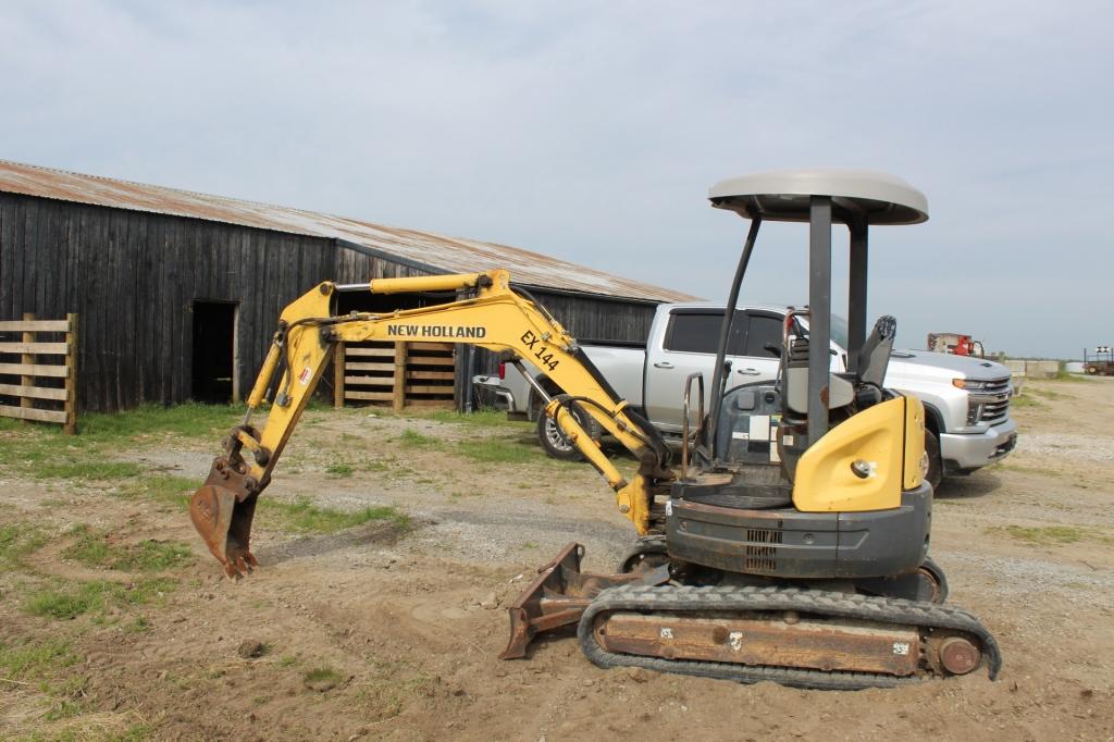 New Holland E27B