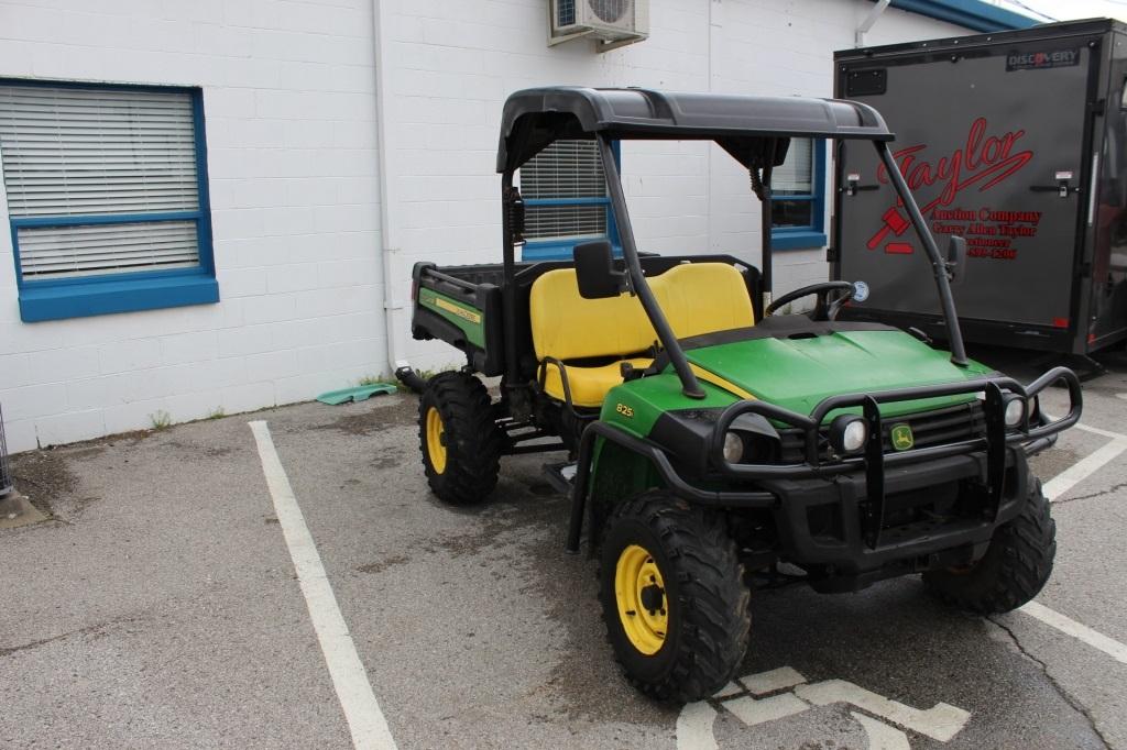 John Deere 825l Gator