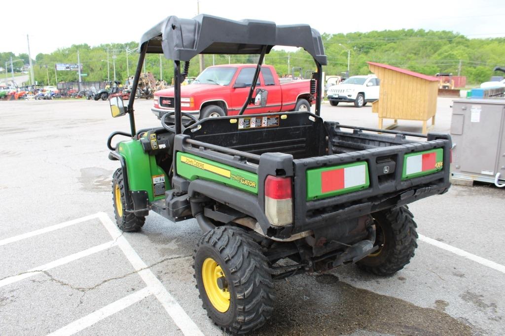 John Deere 825l Gator