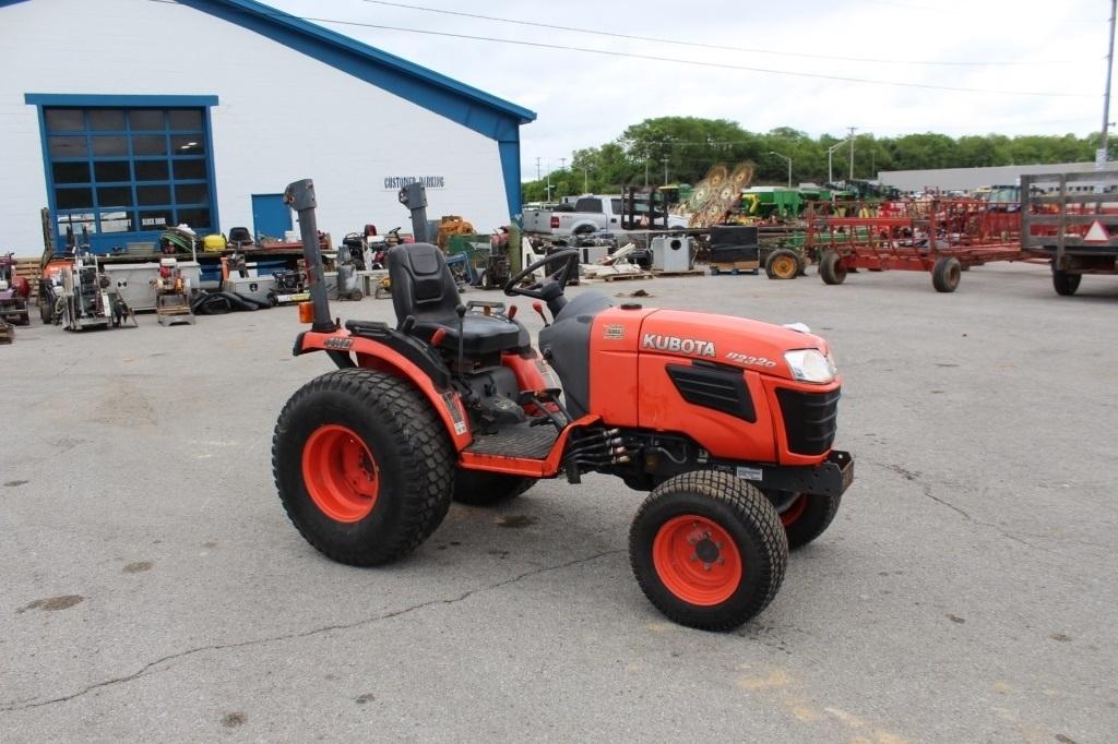 Kubota B2320