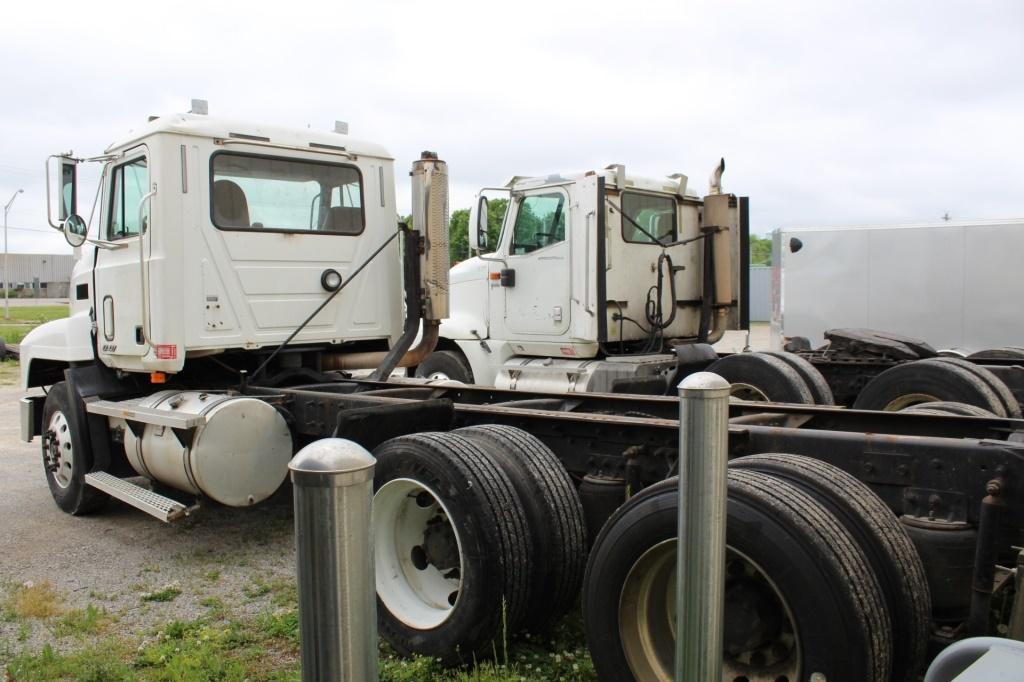 Mack Road Tractor