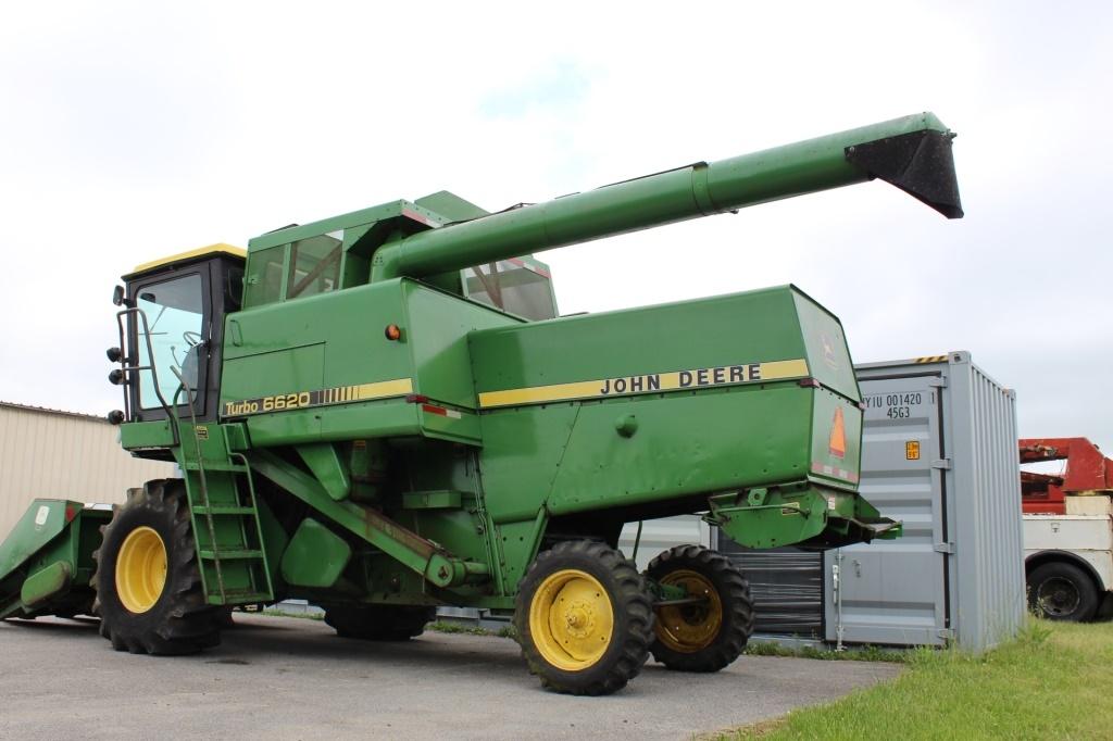 John Deere 6620 Turnbo Combine