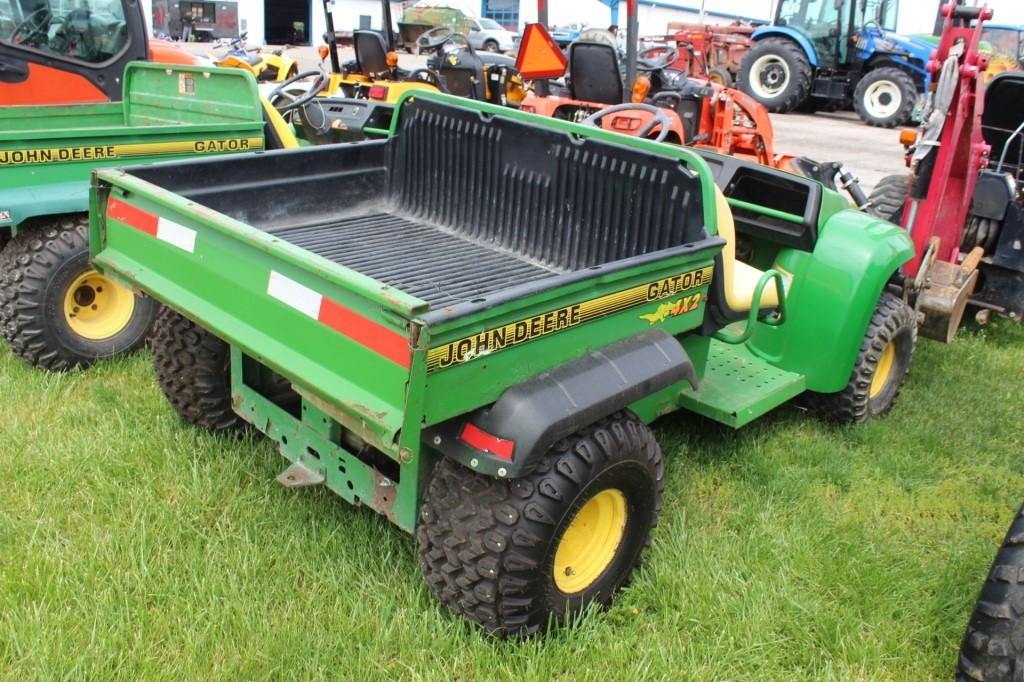 John Deere 4 x 2 Gator