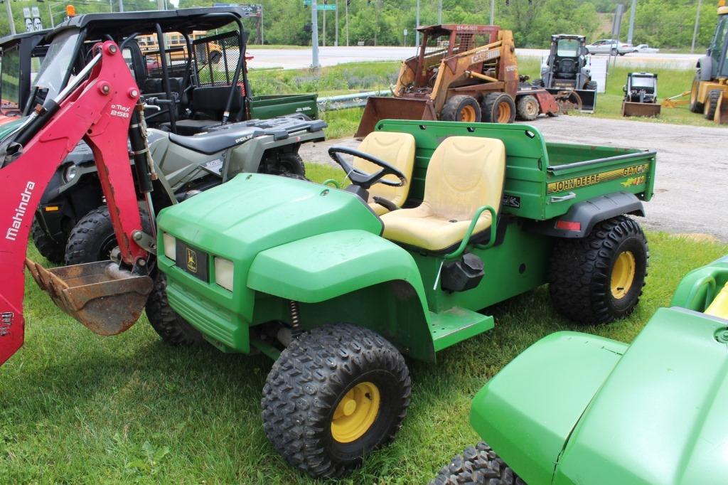 John Deere 4 x 2 Gator