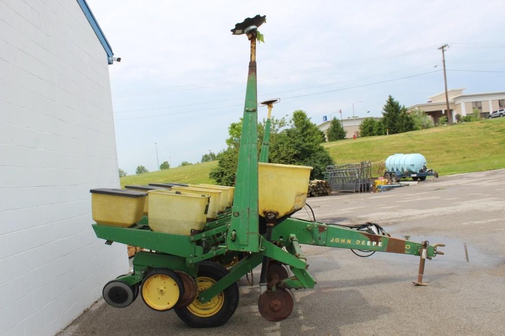 John Deere 7000 Planter