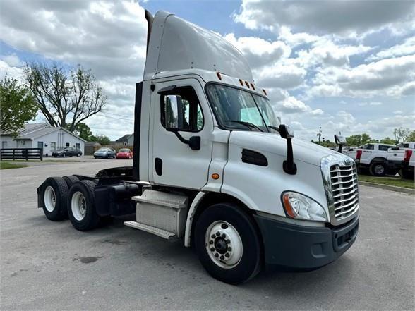 2016 FREIGHTLINER CASCADIA