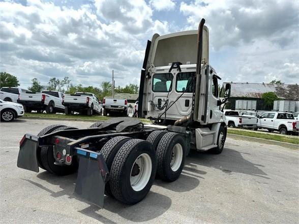 2016 FREIGHTLINER CASCADIA