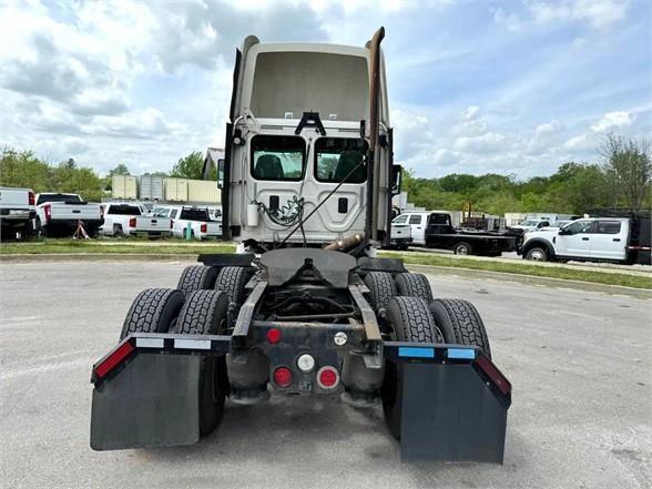 2016 FREIGHTLINER CASCADIA