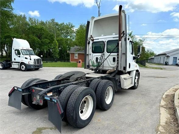 2017FREIGHTLINER CASCADIA