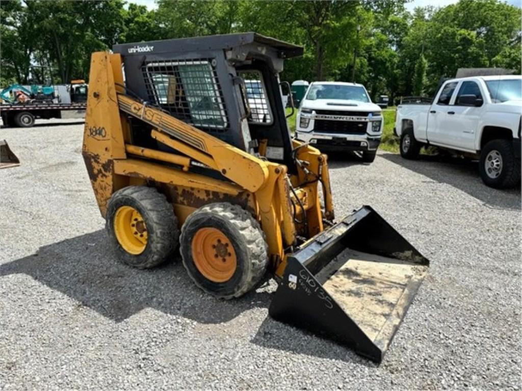 CASE 1840 SKIDSTEER